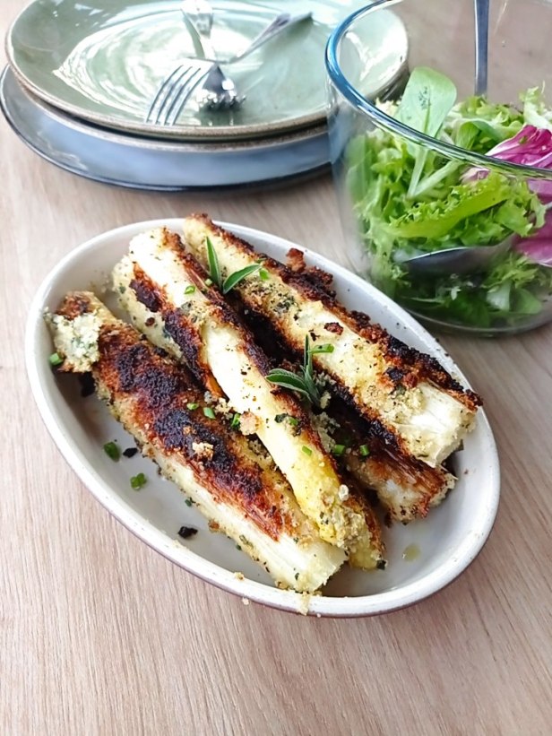 Asperges blanches panées en croûte d'amandes