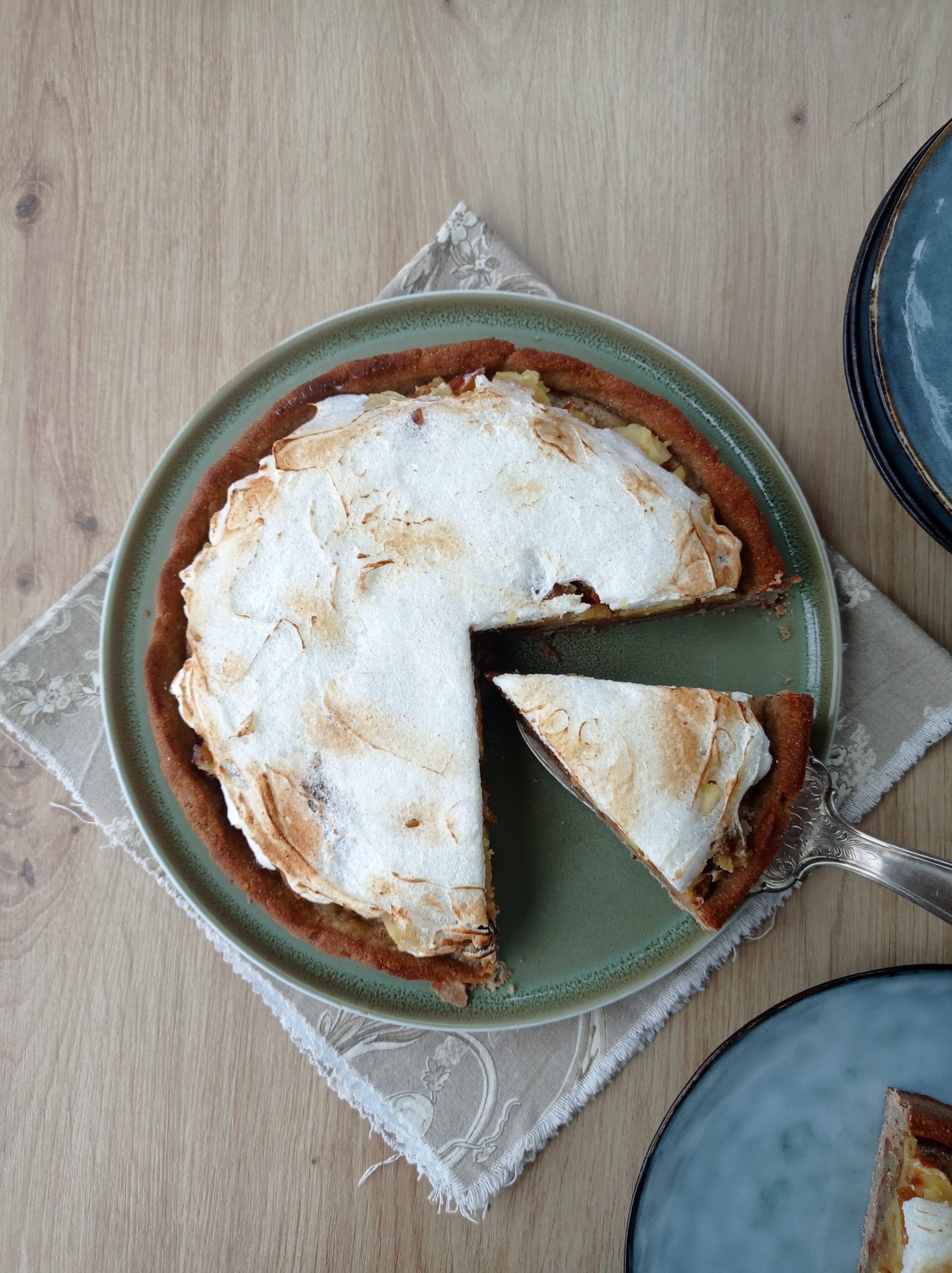 Tarte aux pommes meringuée