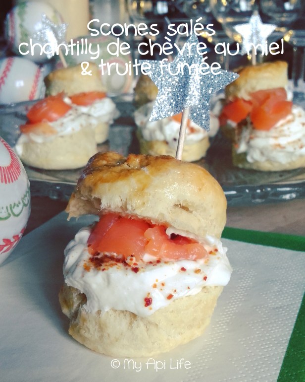 Mini scones salés, chantilly de chèvre au miel &amp; truite fumée copie