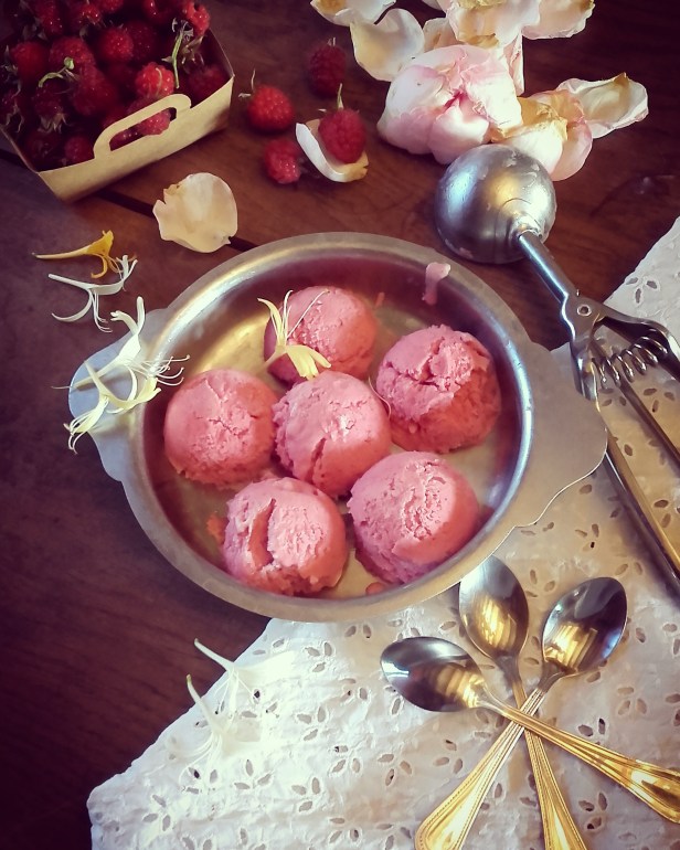 Crème glacée à la framboise sans sorbetière