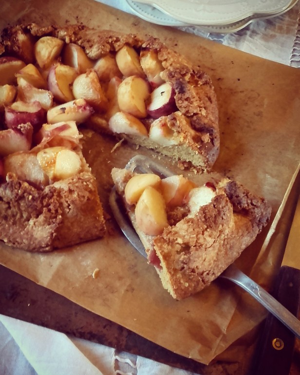 Tarte rustique aux pêches plates