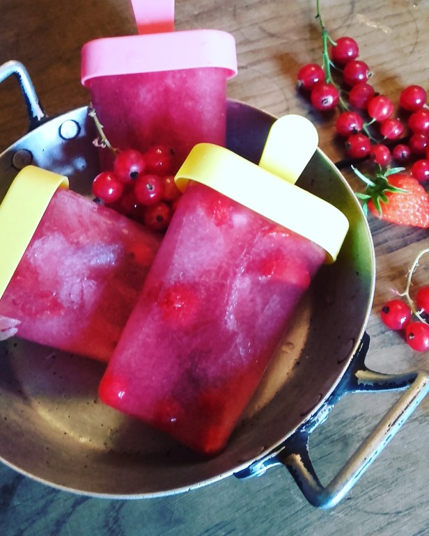 popsicles aux fruits rouges