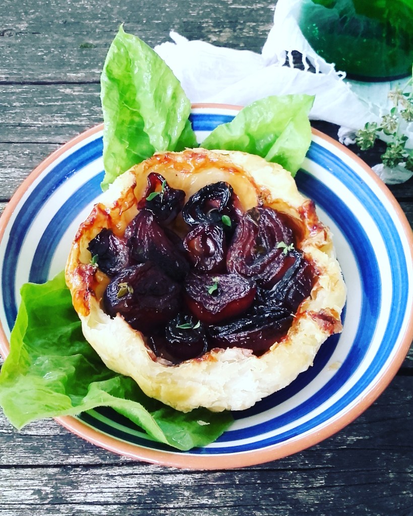 mini tatin d'oignons rouges caramélisés