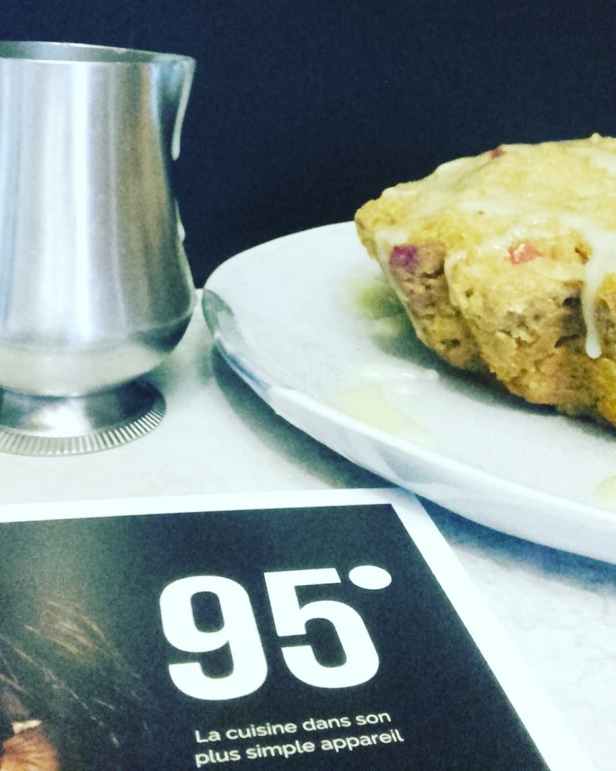 Cake paléo groseille-citron-amande à la vapeur douce