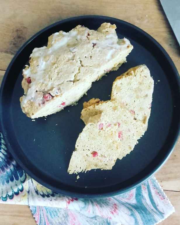 Cake paléo groseille-citron-amande à la vapeur douce