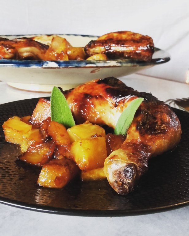 Cuisses de poulet laquées à l'ananas rôti