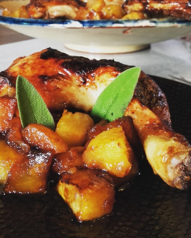 Cuisses de poulet laquées à l'ananas rôti