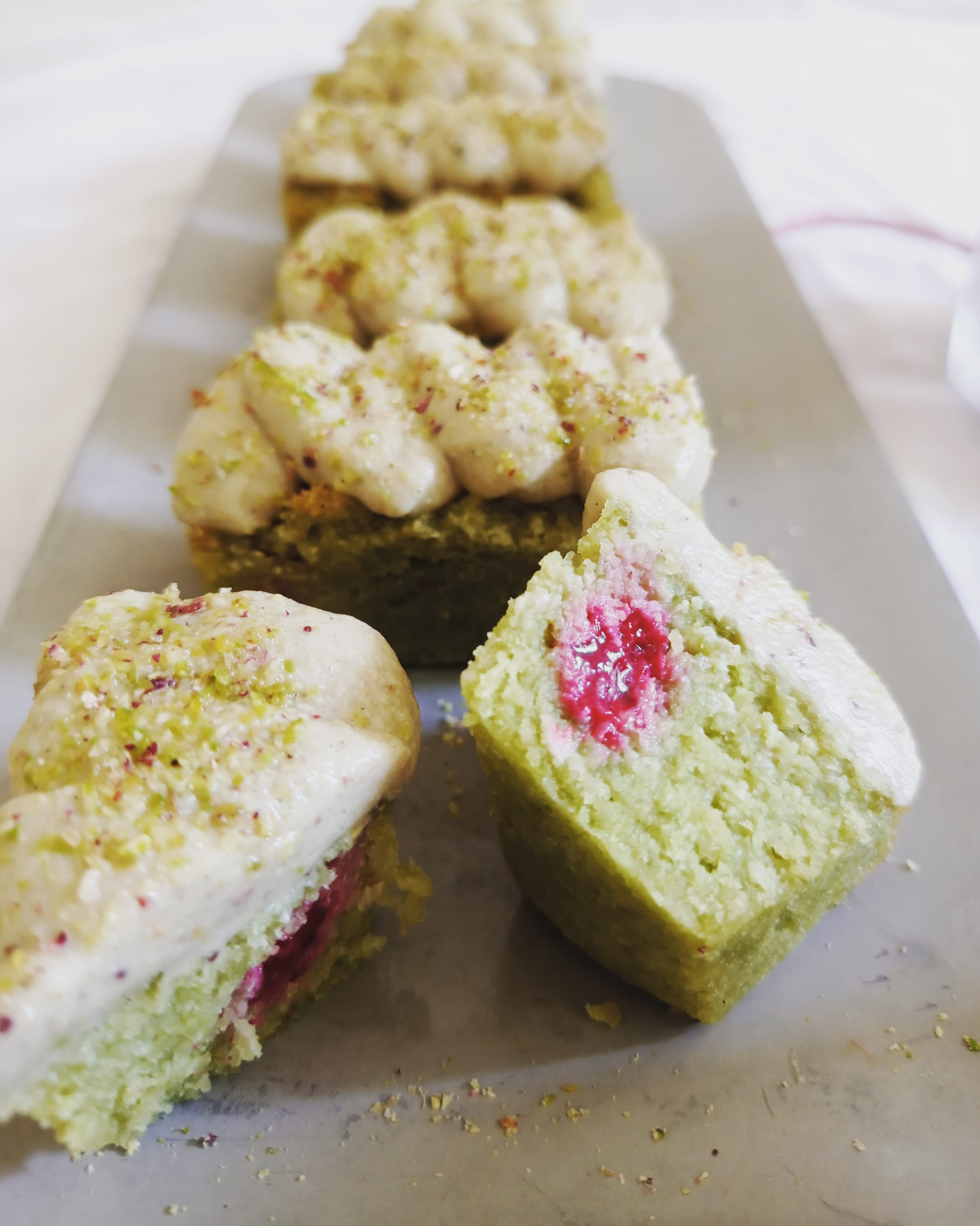 Cupcakes matcha-framboise-pistache