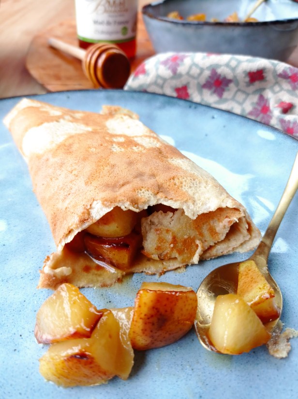crêpes aux poires caramélisées au miel de châtaignier