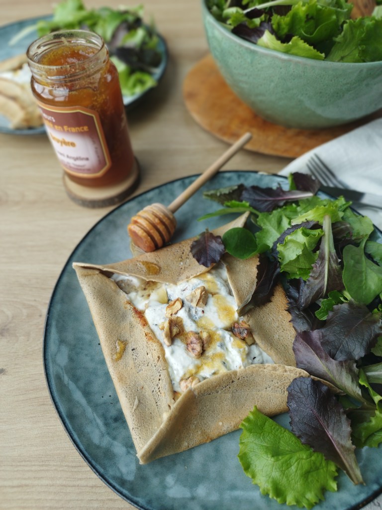 Crêpes au sarrasin, chèvre-noix-miel de bruyère