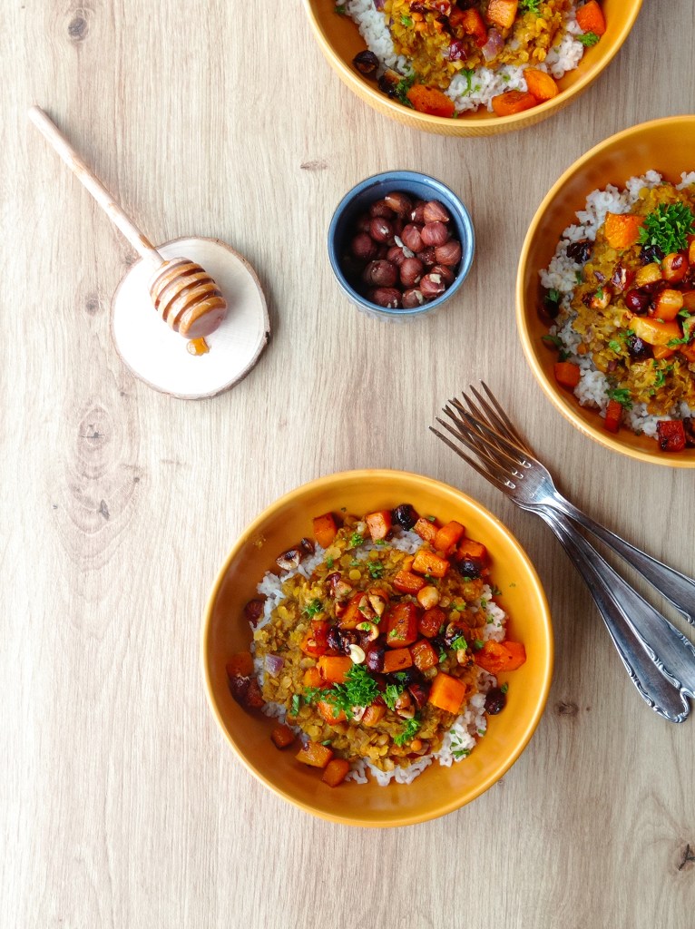 dahl de lentilles corail à la courge butternut et noisettes caramélisées
