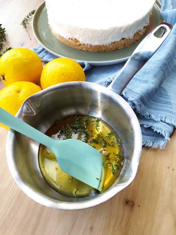 sirop au miel et au thym pour Cheesecake sans cuisson citron-miel-thym sans gluten