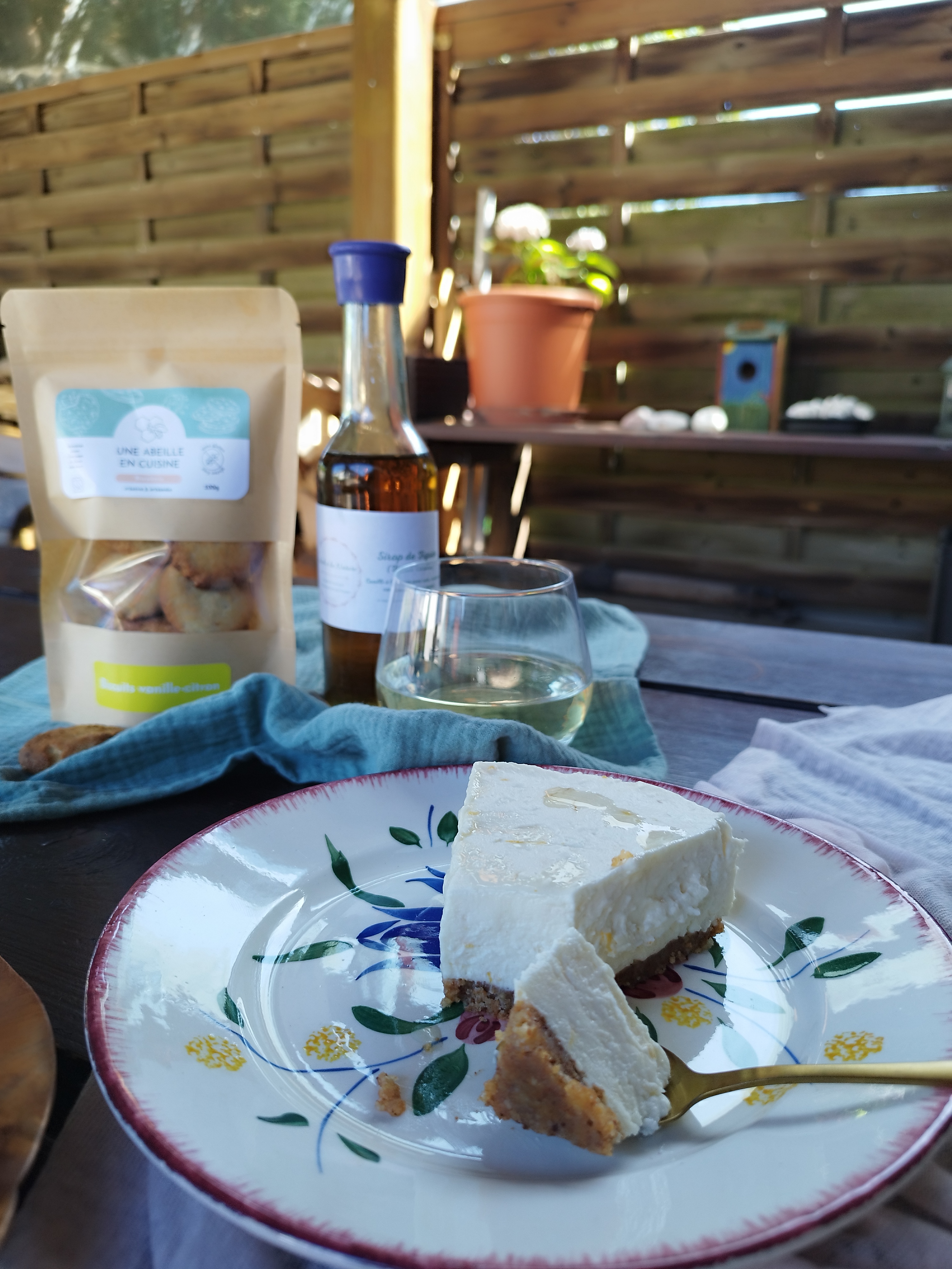 cheesecake citron et sirop de figuier par une abeille en cuisine et aude à la nature